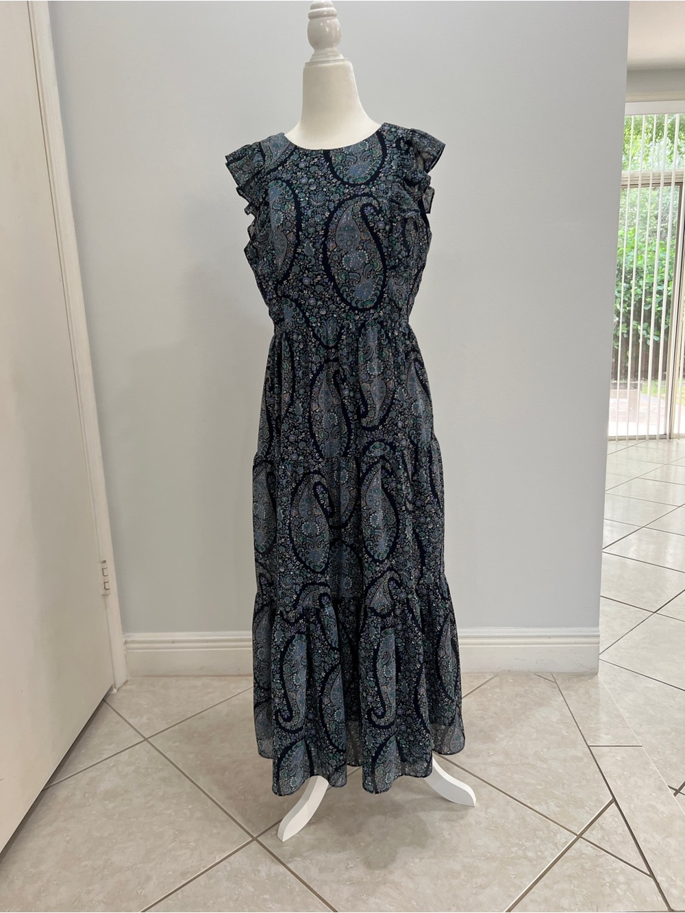 Sleeveless Paisley Maxi Dress in Navy